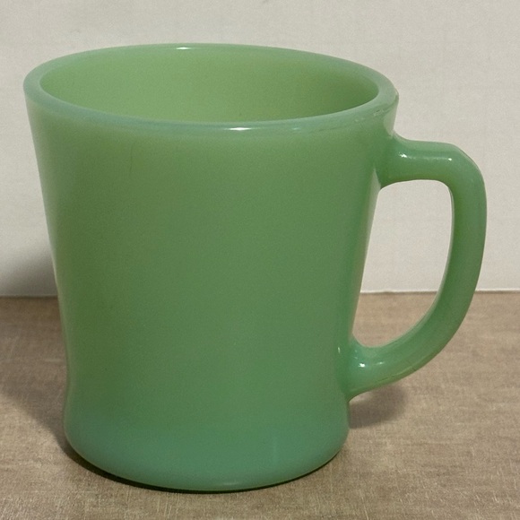 Vintage Fire King Jadeite Mug D Handle Green Anchor Hocking - Picture 1 of 3